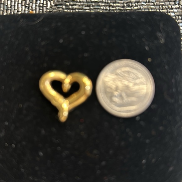 14 karat hollow heart pendant - Picture 6 of 9